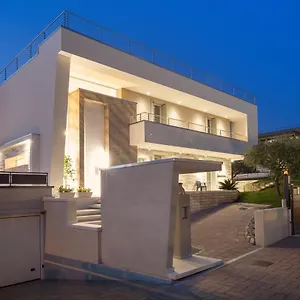 https://villa-aurora-holiday-home-apt-2.hotelinveneto.com