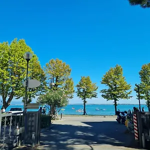 https://le-rive-holidays.it-lombardy.com